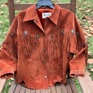 SCULLY Vintage Size 42 Leather Concho Fringe Jacket
Perfect Condition
